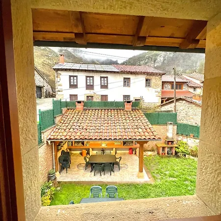 Viviendas Rurales El Canton Nyaraló Cucayo