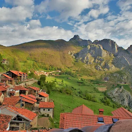 Viviendas Rurales El Canton Cucayo