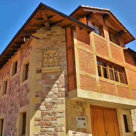 Viviendas Rurales El Canton * Cucayo