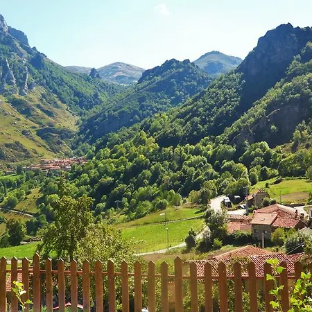 Viviendas Rurales El Canton Nyaraló Cucayo
